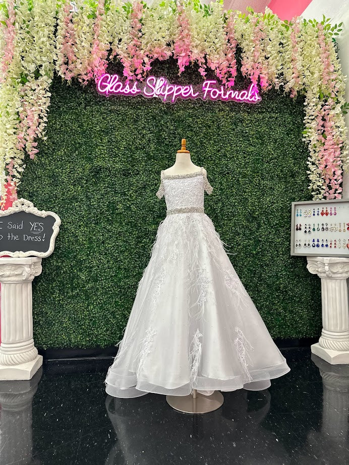 This stunning Ashley Lauren Kids 8242 ballgown is crafted with beautiful white feather lace and features an off-the-shoulder cut. The crystal bodice brings a romantic and princess-like feel to this pageant dress. Perfect for your little one special day.  Size: 4  Color: White