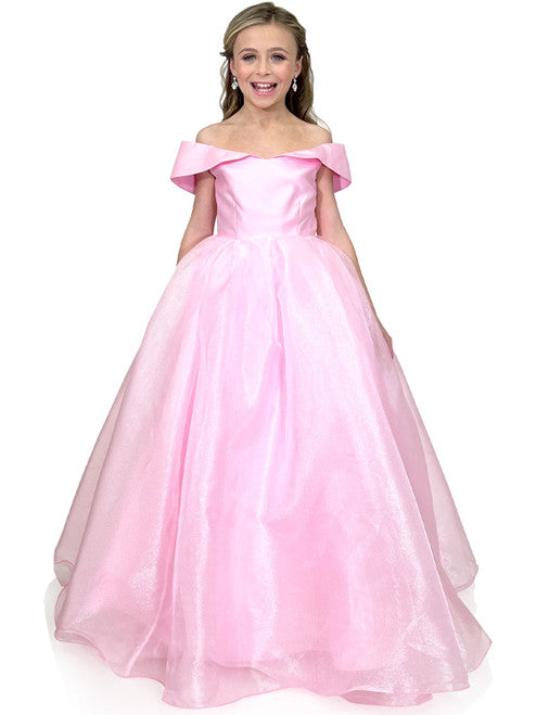 Look like a princess in Marc Defang 5059 Girls Long off the shoulder A line Ballgown. Its beautiful, full-length design will give your little girl an elegant and graceful look. The comfortable fabric and unique design guarantee a perfect fit for any occasion. For additional colors refer to swatches. 30 days  Sizes: 4,5,6,7,8,9,10,11,12,13,14  Colors: Teal, Baby Pink