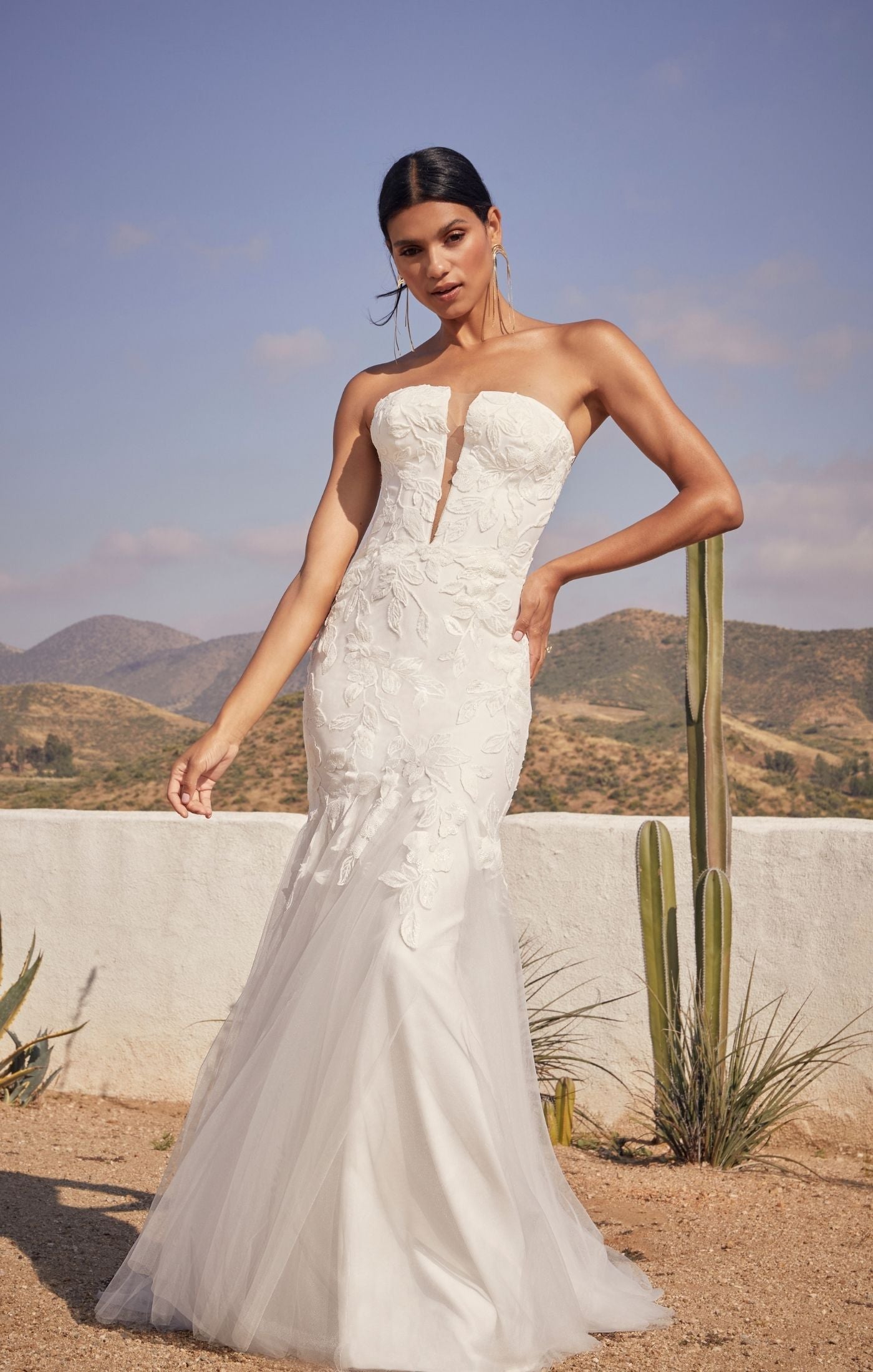 Casablanca Beloved BL432 Colt Mermaid Strapless Embroidered Sequin Floral Lace Deep V-Neck Wedding Gown. Nothing quite compares to stylish fit and flare – sophisticated, romantic and flattering, you’ll find yourself head over heels for Style BL432 Colt.