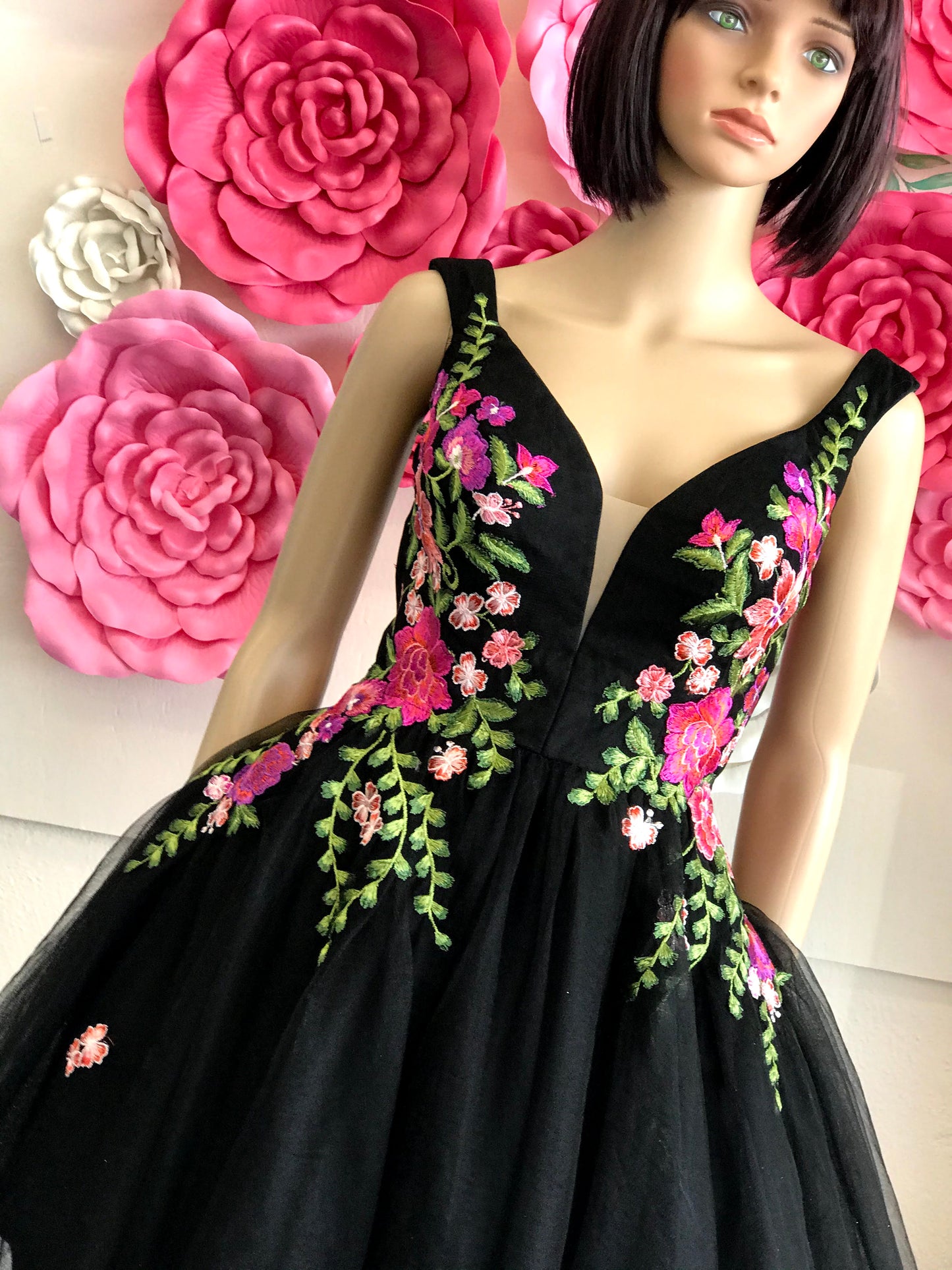 Envious Couture 1317 Size 6 Black Short Fit & Flare Floral Prom Dress Homecoming Country